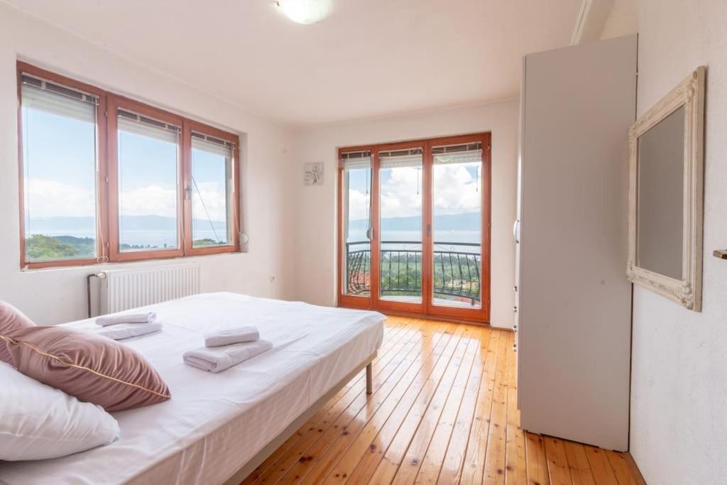 Casa Farmak - 4 Bedroom Lux Apartment With Infinity Pool & Lake View Охрид Екстер'єр фото